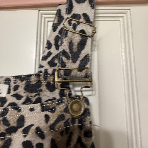 POL Leopard Print Patchwork Overalls - Picture 7 of 13